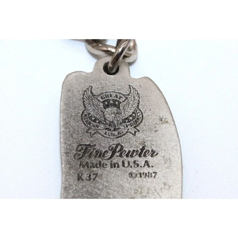 VTG 1987 Pewter COUNTRY MUSIC Key Chain Red Fine Pewter USA